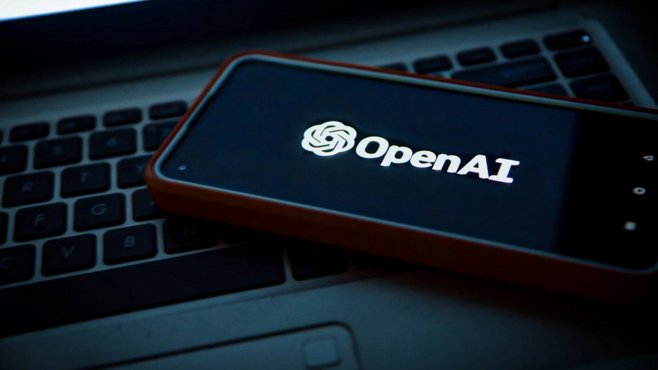 ChatGPT Atlas to przeglądarka od OpenAI, która zapamięta, co robisz w internecie, źródło grafiki: Levart_Photographer; Unsplash.com; 2023.