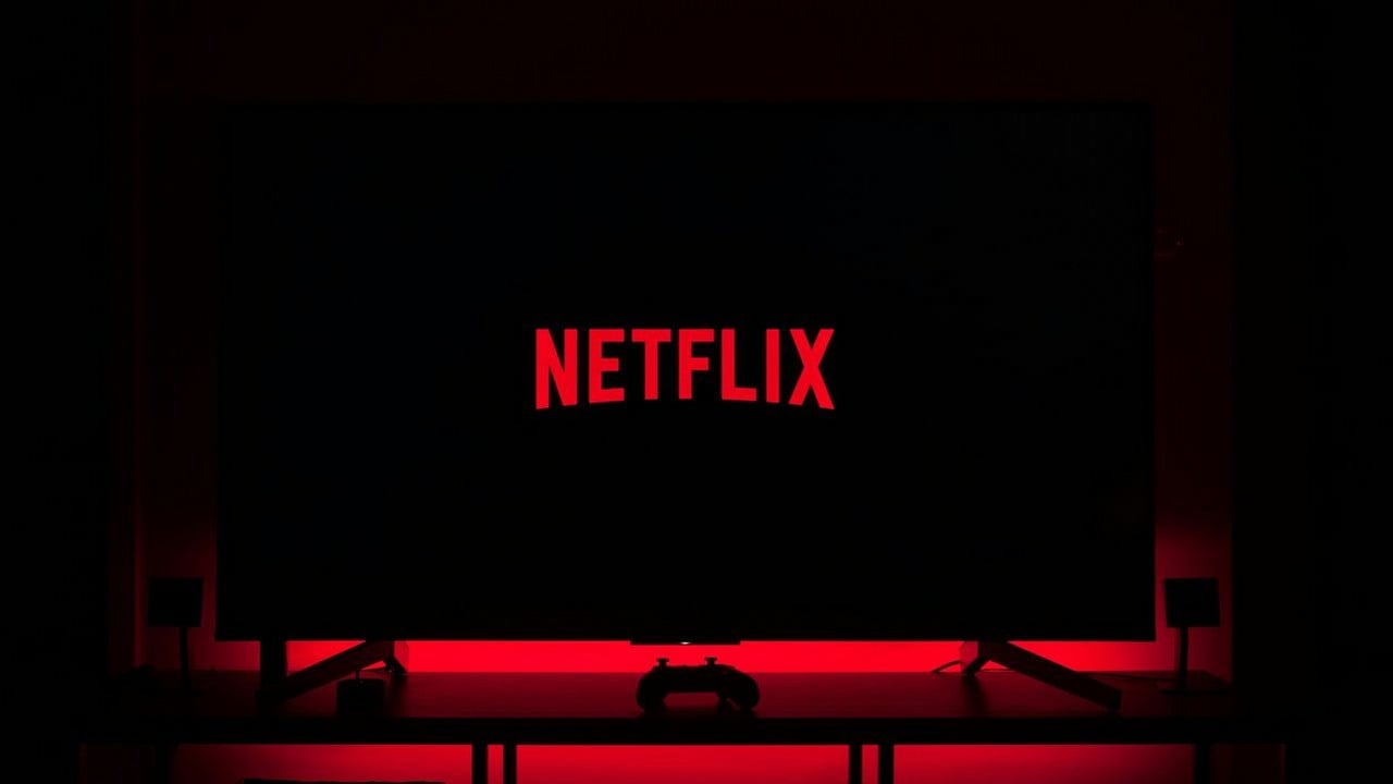W tym tygodniu na Netflix najważniejsza premiera fantasy tego miesiąca. Wszystkie 8 odcinków nowej odsłony serialu zadebiutują już za trzy dni, źródło grafiki: Thibault Penin, Unsplash.com / 2019.