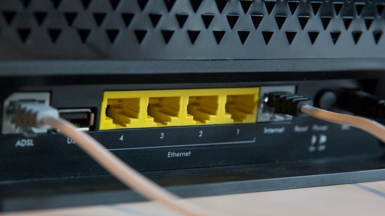 Średnia cena Mb/s w każdym kraju świata, uporządkowana na wykresie. Polska na liście ze śmieszną ceną za internet, źródło grafiki: Stephen Phillips; Unsplash.com; 2019.