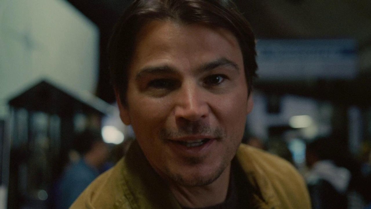 Wleciał na Netflixa i od razu jest hitem. Polacy na potęgę oglądają ubiegłoroczny thriller z Joshem Hartnettem, źródło grafiki: Pułapka, M. Night Shyamalan, Warner Bros., 2024.