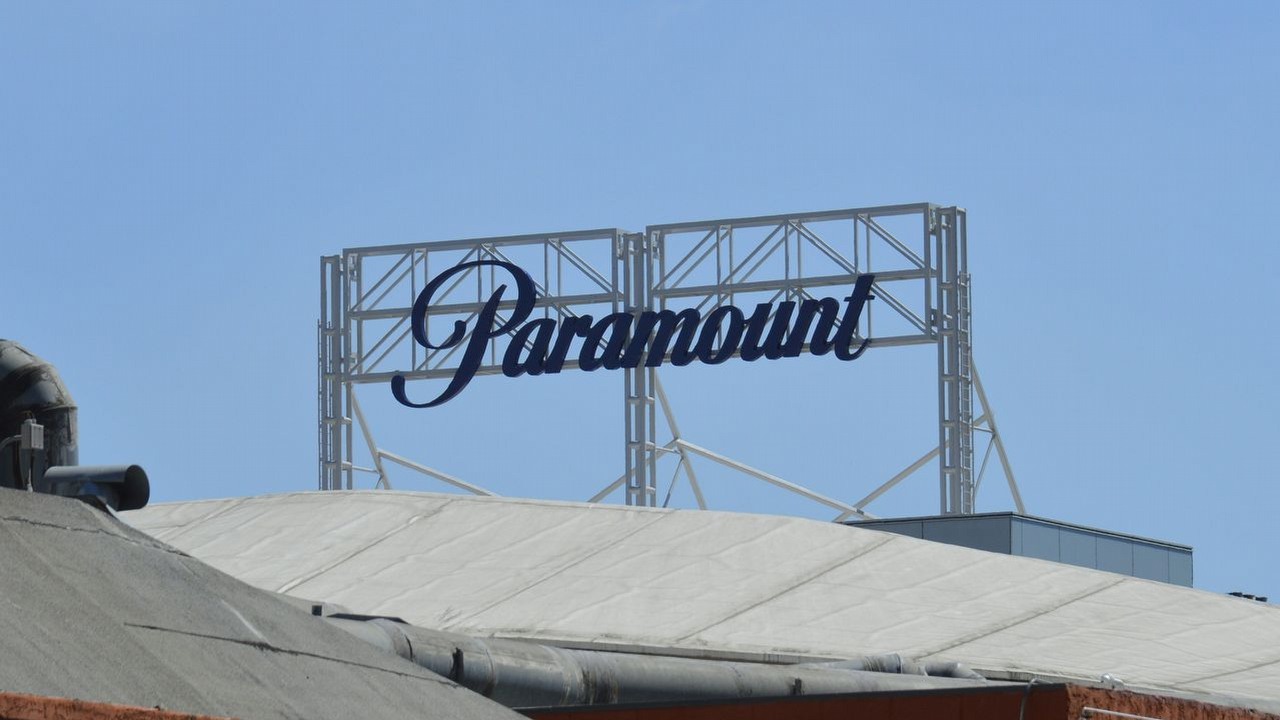 Zwolnienia w Hollywood. Paramount Skydance tnie 1000 etatów, a to dopiero początek, źródło grafiki: Romain Malaunay; Unsplash.com; 2025.