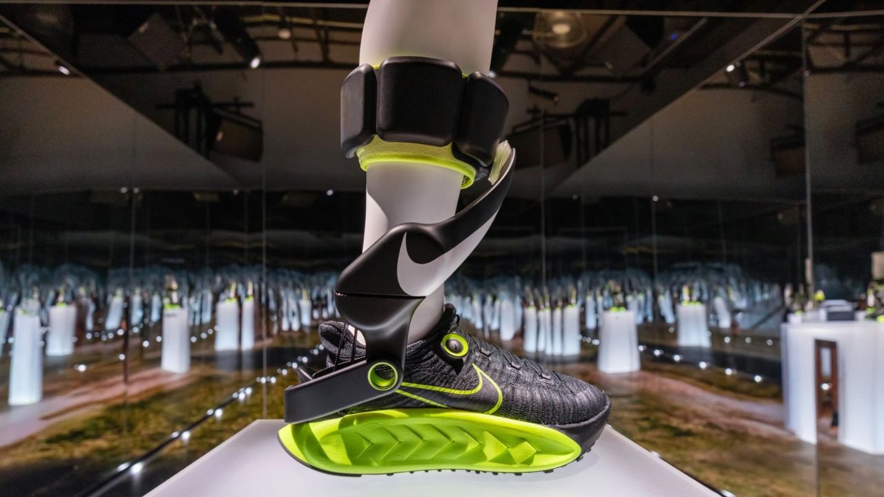 „Rower elektryczny dla stóp”; Nike przygotowuje buty z napędem, które pomogą Ci biegać dłużej, źródło grafiki: Nike.