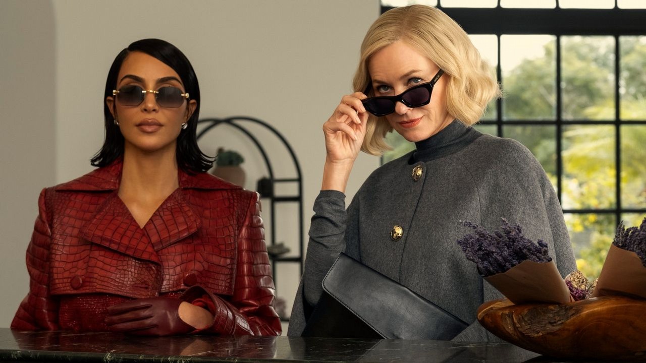 Disney+ zaskakuje nowym dramatem sądowym Ryana Murphy’ego. 3 odcinki serialu z Naomi Watts i Glenn Close już dostępne, źródło grafiki: Wszystko dozwolone, Ryan Murphy, Hulu, 2025.