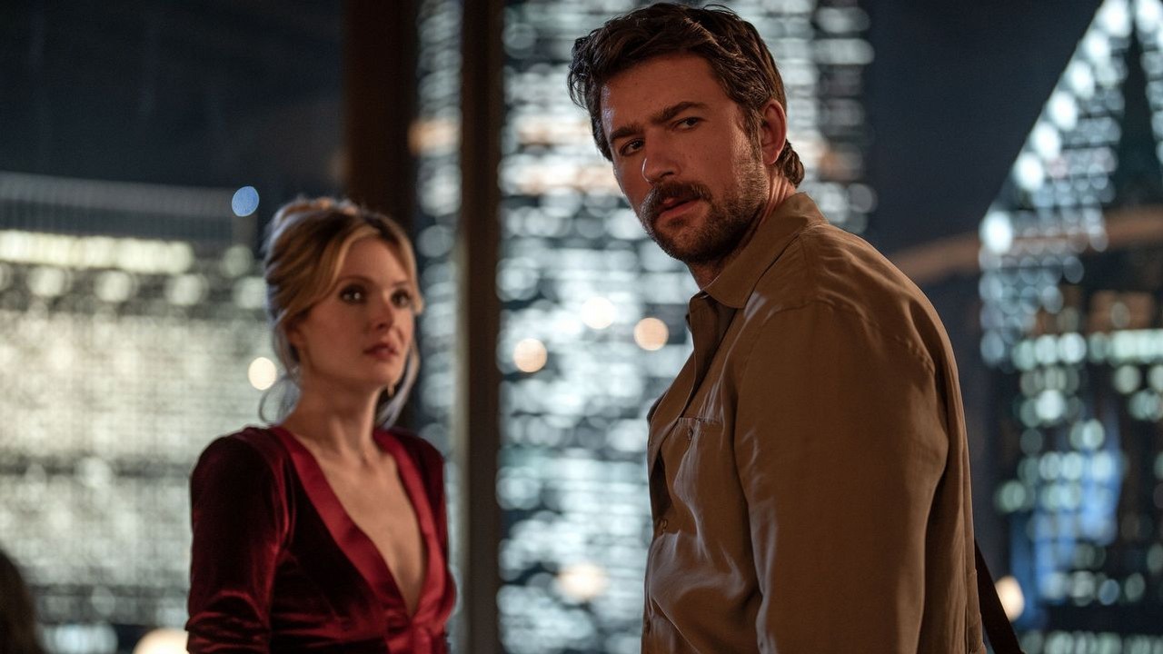 Dziś na SkyShowtime premiera „trzymającego w napięciu” thrillera z gwiazdorską obsadą. Ta produkcja może stać się nowym hitem platformy, źródło grafiki: Przyjmij / Odrzuć, Christopher Landon, SkyShowtime, 2025.