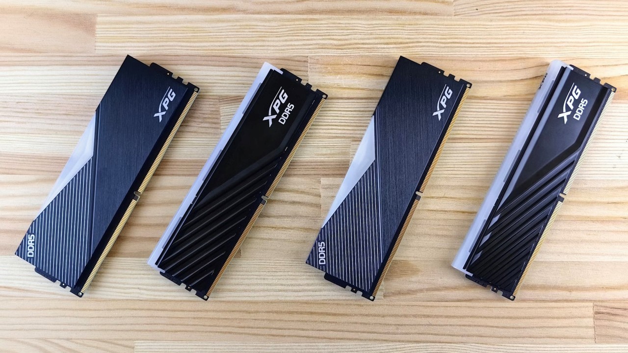 Było 400 zł jest 1400 zł. Ceny pamięci RAM szaleją, w niektórych sklepach bardziej niż w innych, źródło grafiki: Andrey Matveev; Unsplash.com; 2025.