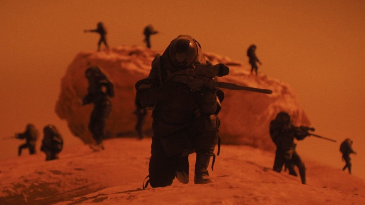 Tylko 3 dni zostały, aby obejrzeć na Netflix jeden z największych hitów sci-fi ostatnich lat. Zdjęcia do kontynuacji tego epickiego widowiska właśnie zakończono, źródło grafiki: Diuna 2, Denis Villeneuve, Warner Bros., 2024.