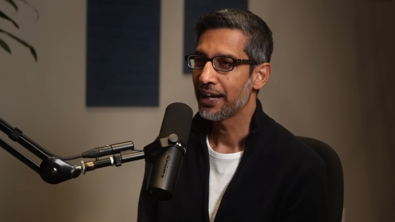 Szef Google uważa, że nikt nie wyjdzie cało po wybuchu bańki AI, a w inwestycjach „jest racjonalność i elementy irracjonalne”, źródło grafiki: YouTube: Lex Fridman; 2025.