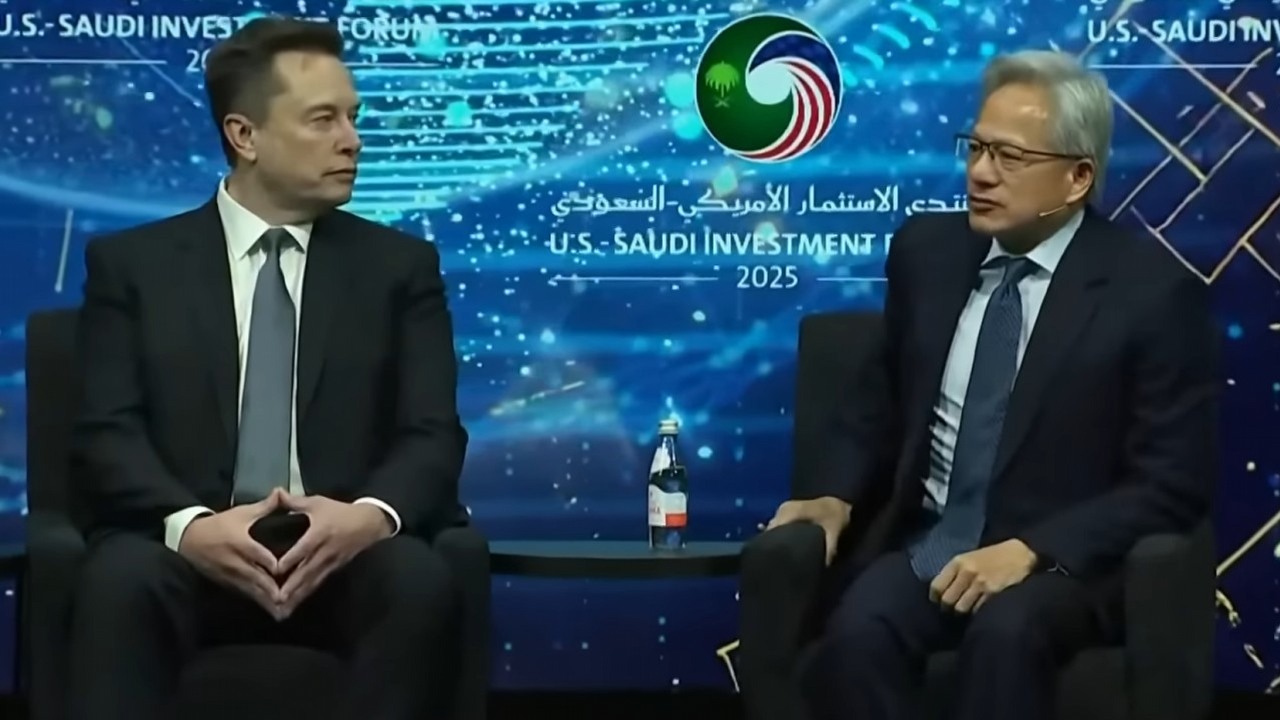 Elon Musk uważa, że superkomputery AI wyślemy w kosmos w 5 lat, a szef NVIDII nazywa to „marzeniem”, źródło grafiki: YouTube: CNBC-TV18; 2025.