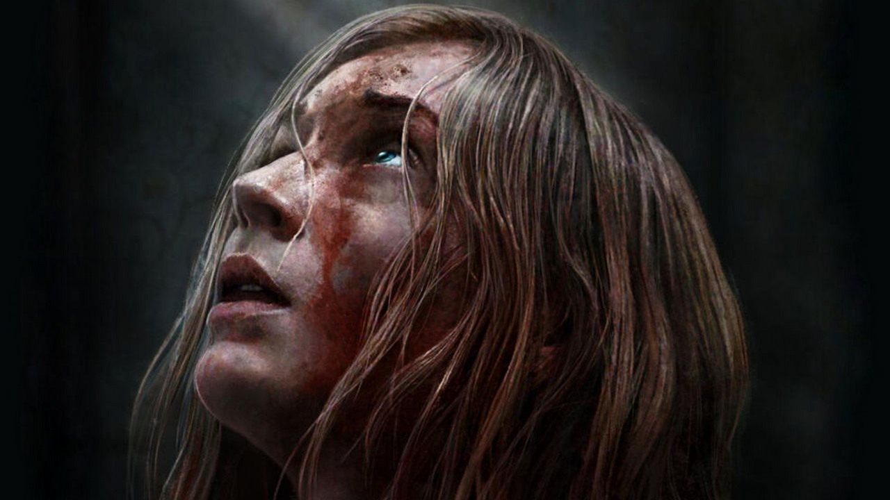 Tegoroczny thriller z gwiazdą Gry o tron podbija SkyShowtime. To nowy numer 1, choć krytycy nazywają go najgłupszym filmem roku, źródło grafiki: Zaufanie, Carlson Young, Paramount Pictures, 2025.