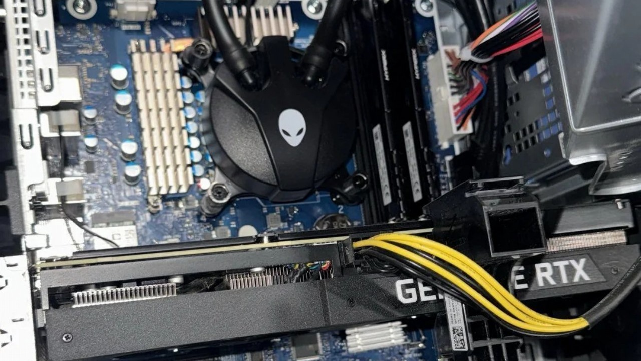 Gracz otrzymuje komputer do gier o wartości 2500 dolarów za niecałe 30 dolarów, ponieważ sprzedawca pomylił go z oczyszczaczem powietrza, źródło grafiki: u/finaldeadlanser; Reddit.