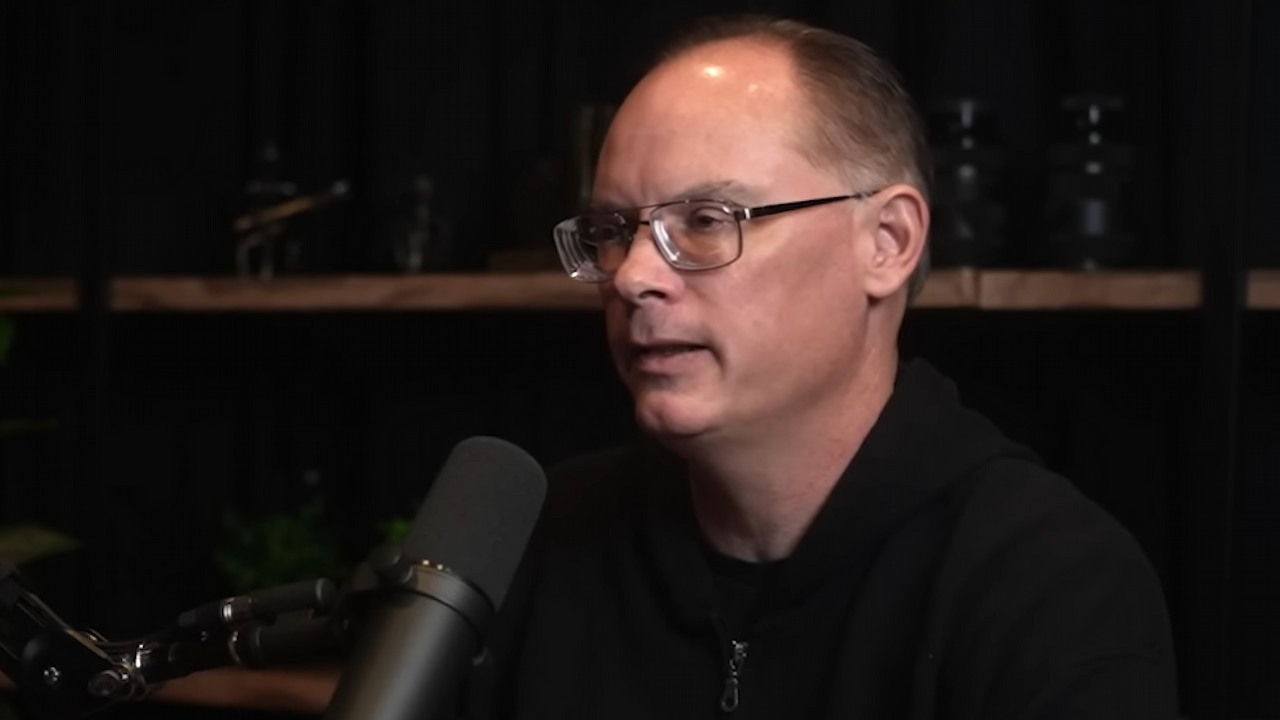 Tim Sweeney krytykuje oznaczanie gier za AI na Steamie. „Podawajmy też markę szamponu deweloperów”, źródło grafiki: YouTube: Lex Fridman; 2025.