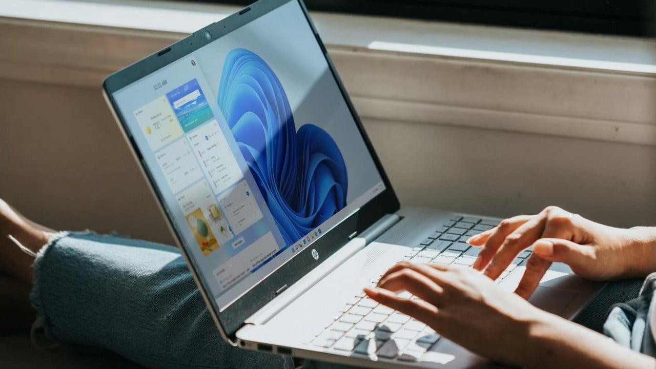 Microsoft zdaje sobie sprawę z problemów AI i wprowadza funkcję mającą chronić przed zagrożeniami, źródło grafiki: Windows; Unsplash.com; 2021.
