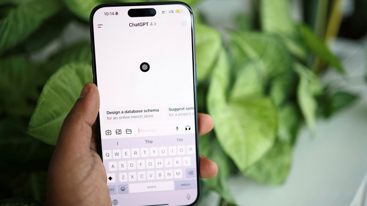 ChatGPT z reklamami; nowe przecieki sugerują rychłe pojawienie się funkcji, źródło grafiki: Solen Feyissa; Unsplash.com; 2024.