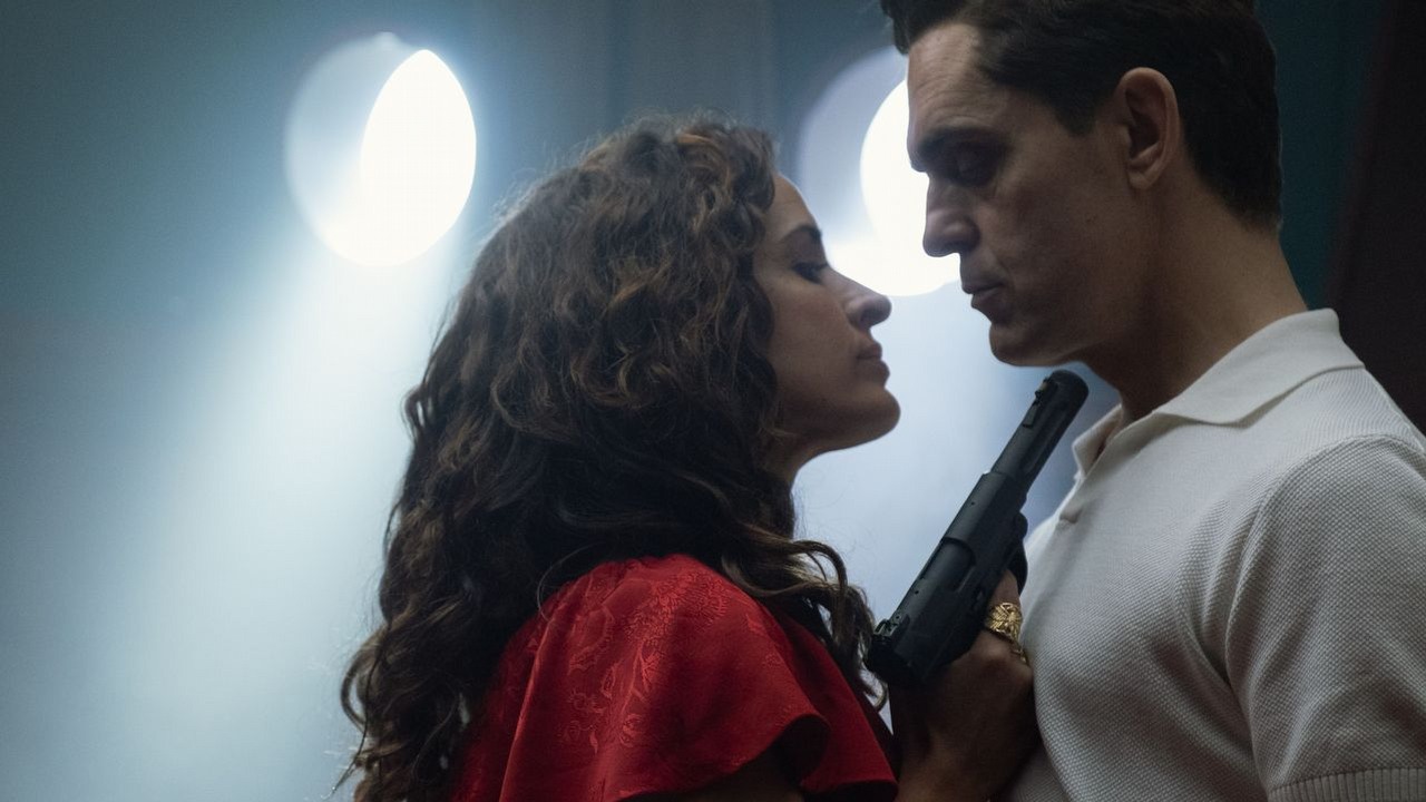 Netflix inspirował się polskim hitem? „Pełen napięcia” spin-off jednego z najpopularniejszych kryminałów giganta wraca w nowej odsłonie, 8 odcinków ma zwiastun i datę premiery, źródło grafiki: Berlin, Álex Pina, Netflix, 2025.