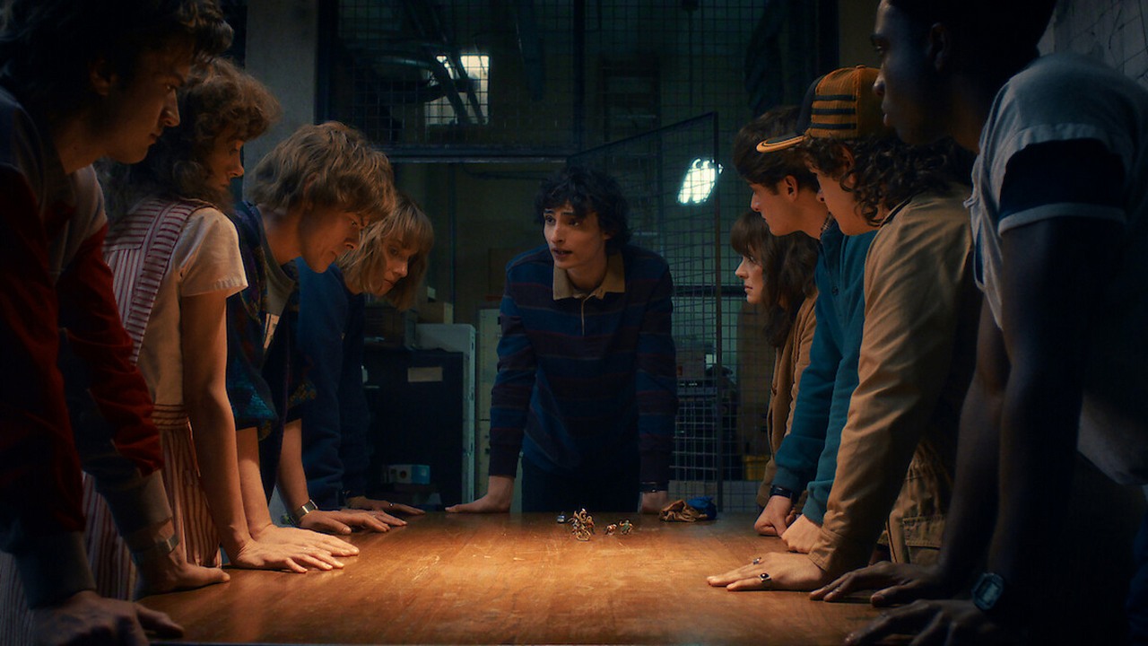 Widzowie Stranger Things zarzucają Netflixowi celowe pogorszenie jakości serialu, źródło grafiki: Stranger Things, Bracia Duffer, Netflix, 2016.