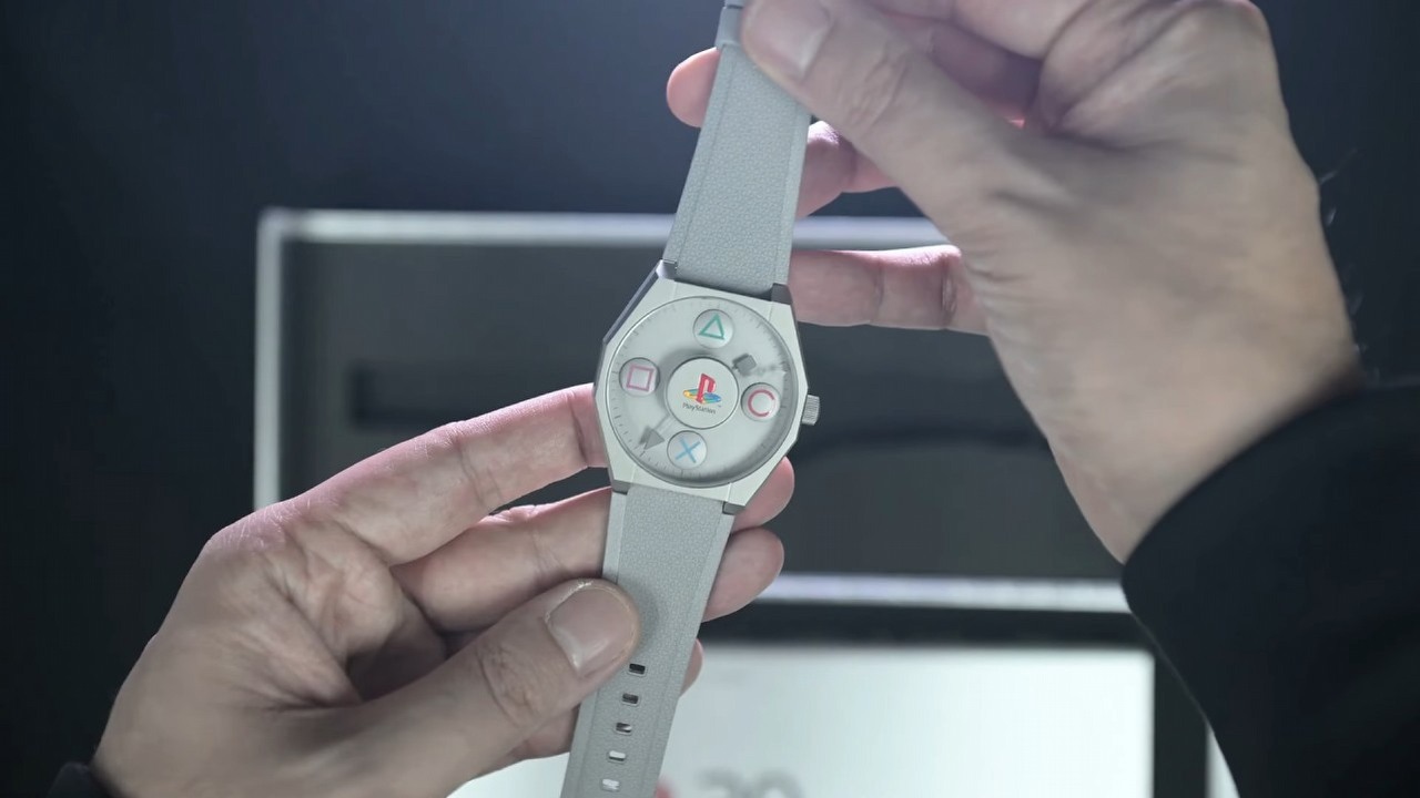 Zegarek inspirowany PlayStation za ponad 2800 zł trafi do sprzedaży w liczbie zaledwie 300 sztuk, źródło grafiki: YouTube: Anicorn Watches; 2025.