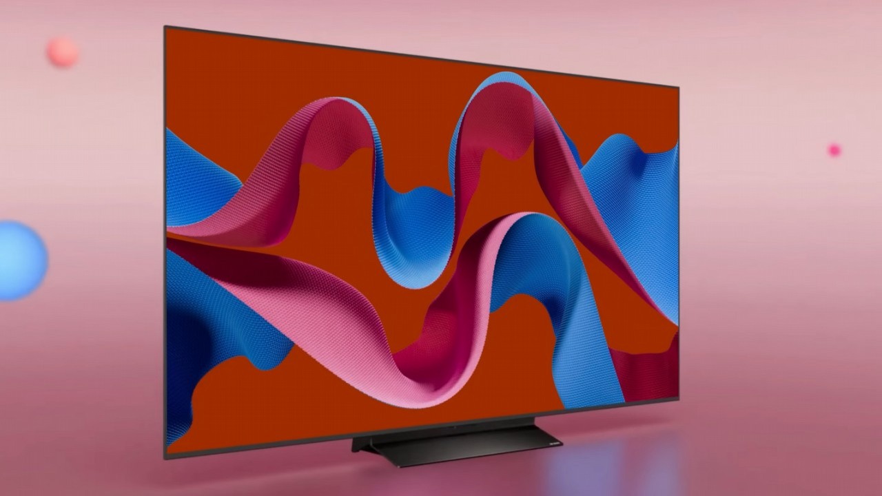 Użytkownicy telewizorów LG zdezorientowani niemożliwą do usunięcia instalacją Microsoft Copilot. Niespodziewana, wymuszona aktualizacja przypina aplikację do ekranu, źródło grafiki: YouTube: LG India; 2024.