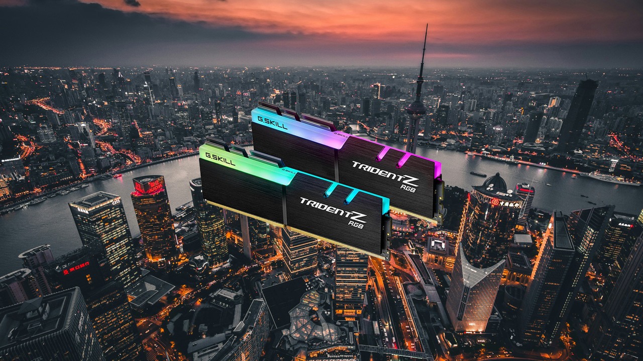 Sprzedaż RAM-u mogłaby sfinansować mieszkanie w Chinach, bo jeden moduł potrafi kosztować prawie 26 000 zł, źródło grafiki: Denys Nevozhai; Unsplash.com/G.Skill.