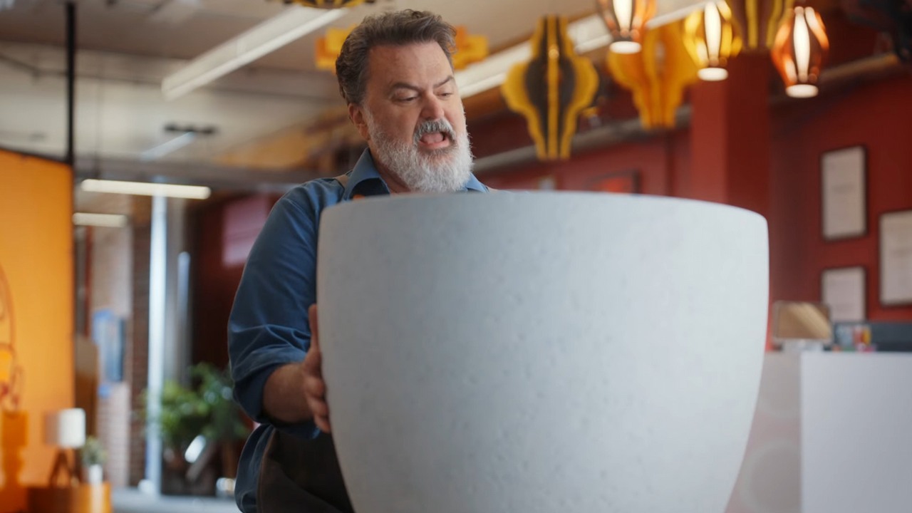 Kiedyś stworzyli Psychonauts, dziś oferują coś zupełnie innego. Tim Schafer wydaje się zachwycony, ale trudno mieć wiarę w nowy projekt Double Fine, źródło grafiki: Double Fine Productions.