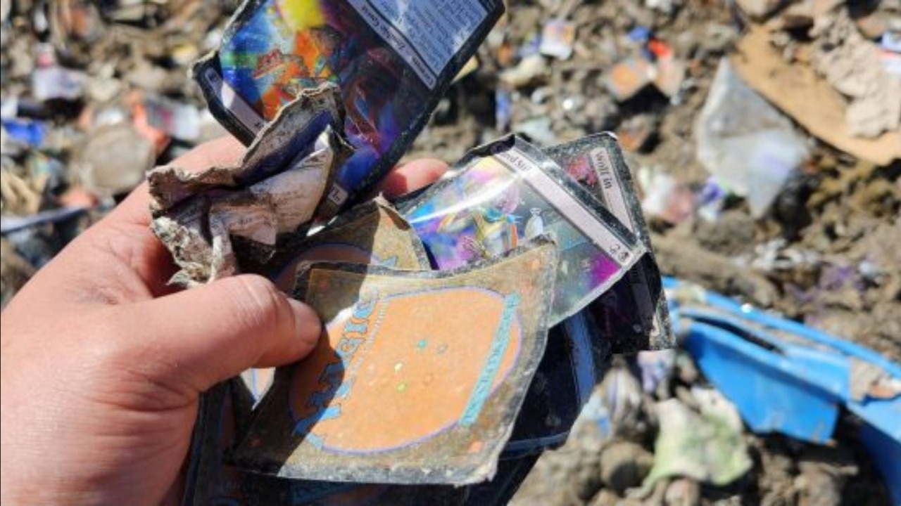 Właścicieli Magic The Gathering pozwali właśni udziałowcy, bo rynek zalewa zbyt wiele nowych kart, źródło grafiki: zdjęcie użytkownika Latin0 / Reddit.com.