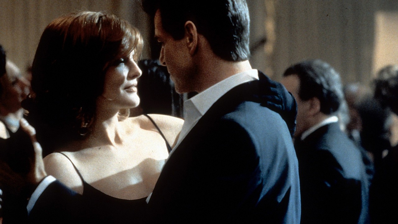 Jeśli uwielbiasz kino lat 90., tego remake'u spektakularnego thrillera nie możesz przegapić. Za 4 dni obejrzysz go na Prime Video, źródło grafiki: Afera Thomasa Crowna, John McTiernan, United International Pictures, 1999.