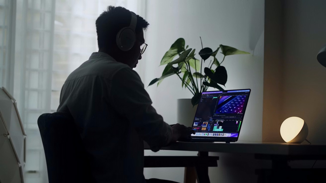 „Pozbawimy pracy wszystkich twórców gier”. Szokujące wyznanie anonimowego dewelopera w raporcie GDC, źródło grafiki: Unsplash / ziontech.