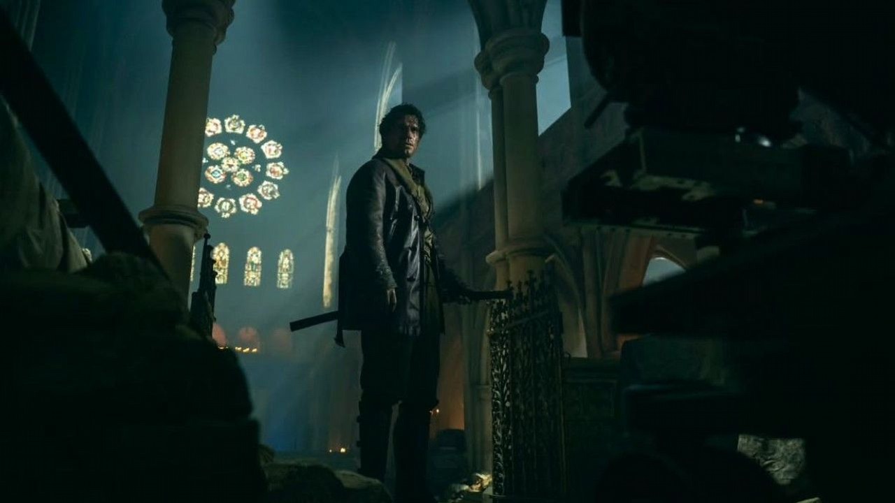 Henry Cavill i Jeremy Irons na zakulisowych zdjęciach z planu Nieśmiertelnego. Prace nad nowym widowiskiem akcji Chada Stahelskiego ruszyły pełną parą, źródło grafiki: Highlander, Chad Stahelski, Lionsgate, 2026.