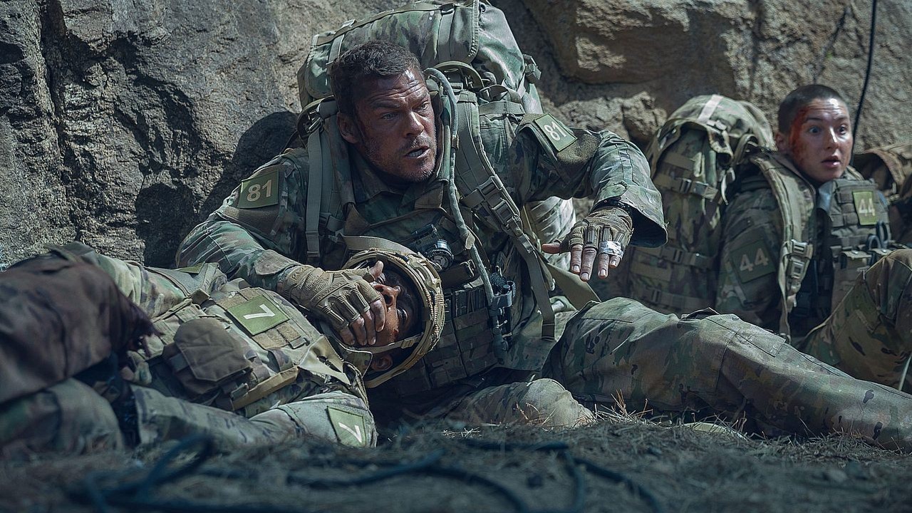 Thriller sci-fi z Alanem Ritchsonem będzie hitem Netflixa. Do premiery nowego, pełnego akcji widowiska z gwiazdorem Reachera został tylko miesiąc, źródło grafiki: Maszyna do zabijania, Patrick Hughes, Netflix, 2026.