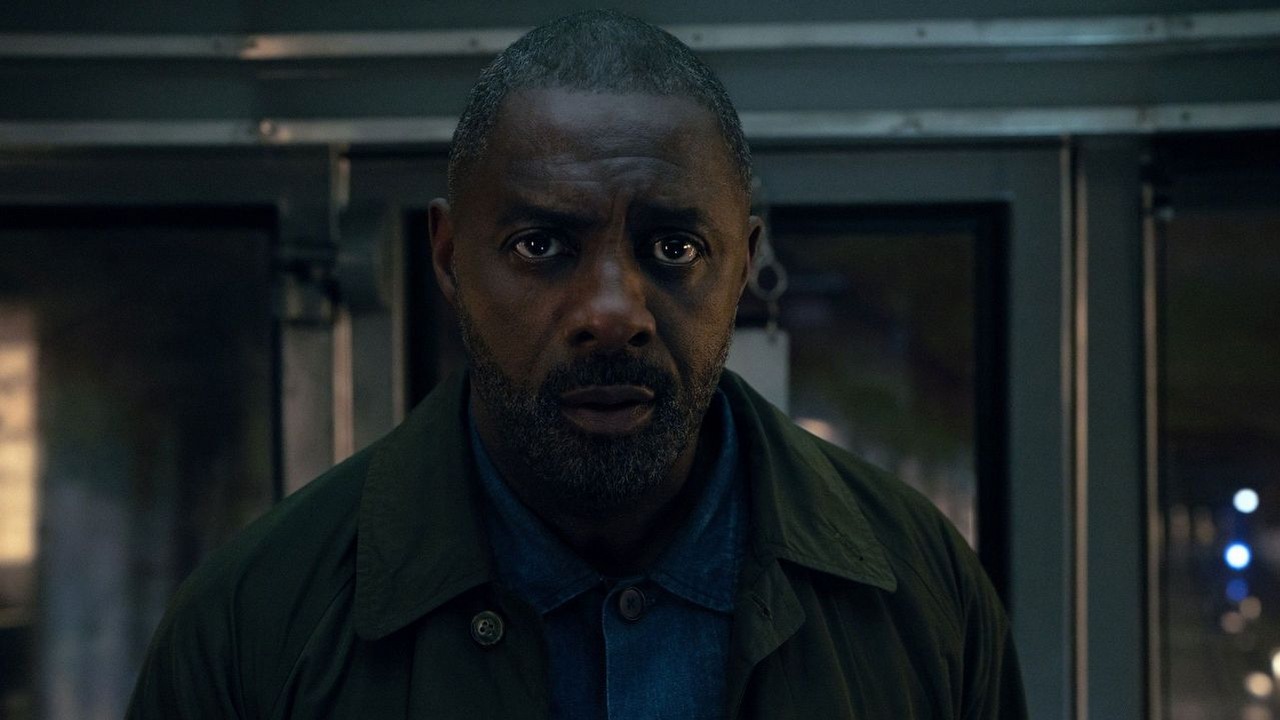 „Trzymający w napięciu” thriller z Idrisem Elbą od kilku tygodni jest numerem 1 na Apple TV. Drugi sezon bardziej podoba się widzom, źródło grafiki: Porwanie, George Kay, Apple TV, 2026.