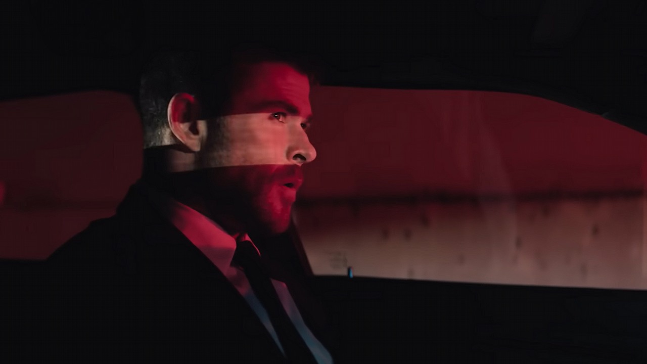 Startuje z 89% na Rotten Tomatoes. Świetnie przyjęty thriller kryminalny z Chrisem Hemsworthem jutro wchodzi do kin, źródło grafiki: Crime 101, Bart Layton, Amazon MGM Studios, 2026.