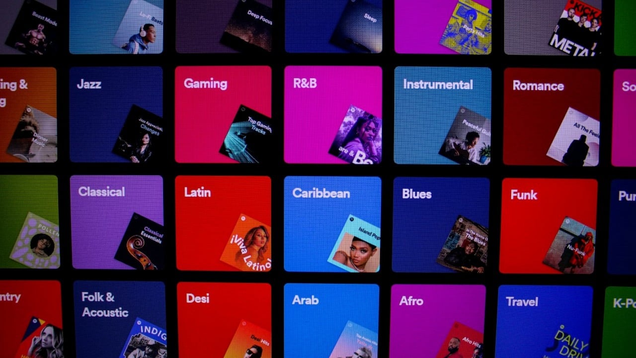 Najlepsi programiści nie napisali linijki kodu od grudnia, bo w Spotify we wszystkim wyręcza ich AI, źródło grafiki: David Pupăză; Unsplash.com; 2021.