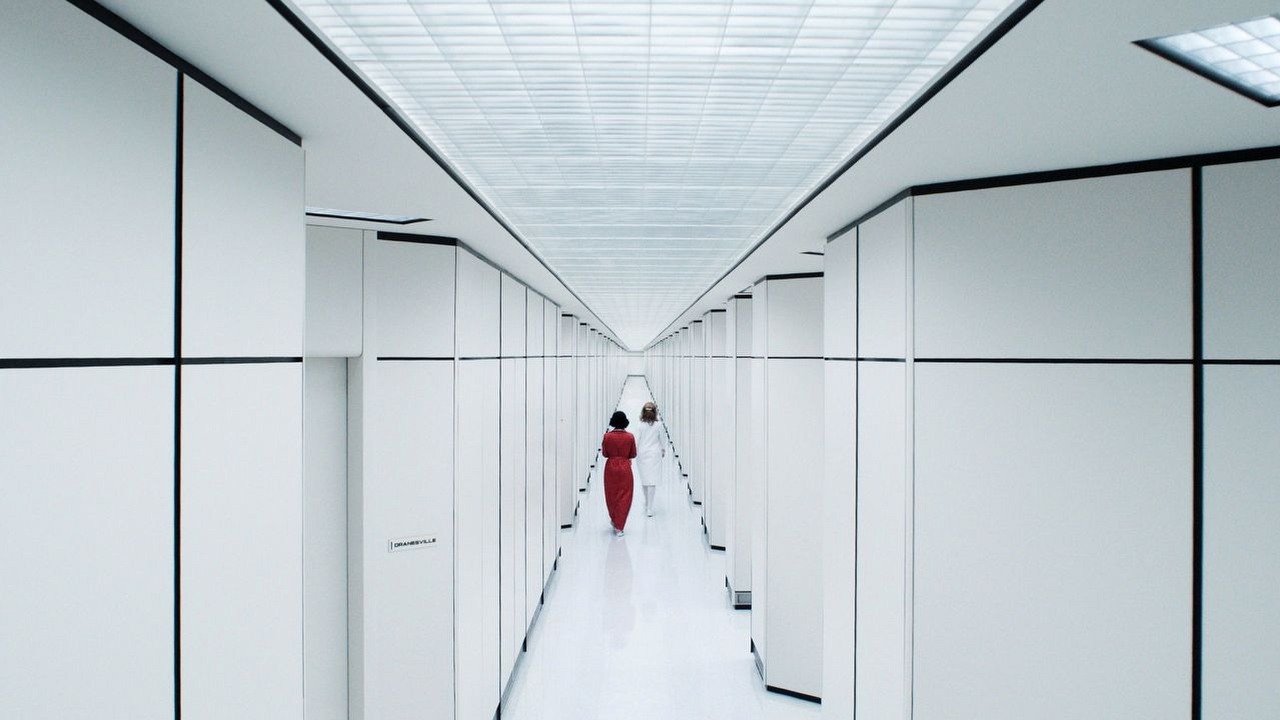 Wielki hit sci-fi Apple TV doczeka się własnego uniwersum. Platforma nabyła prawa do serialu za 70 mln dolarów i już szykuje spin-offy, źródło grafiki: Rozdzielenie, Ben Stiller, Apple TV, 2025.