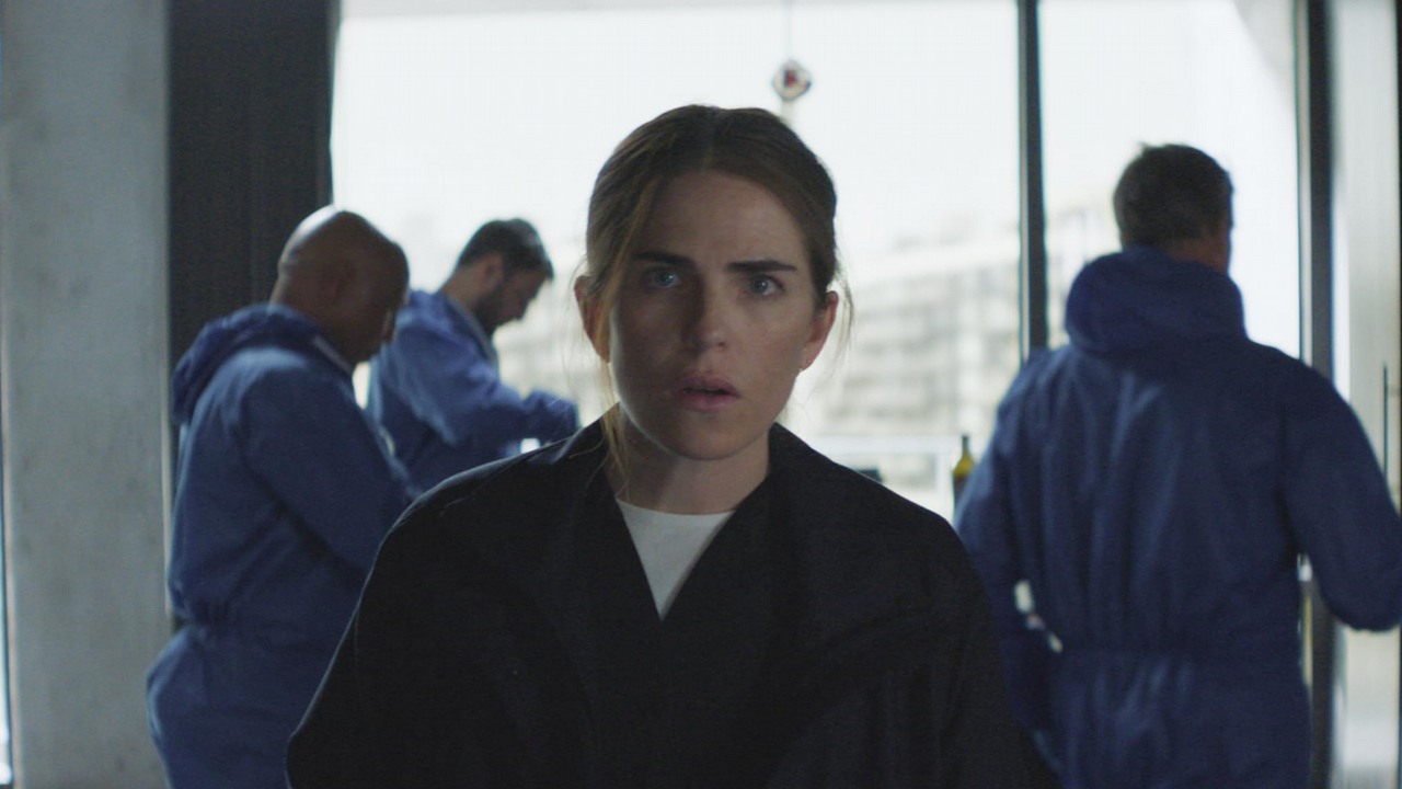 Łączący gatunki thriller psychologiczny ma dziś premierę na Prime Video, to może być kryminalny hit platformy, źródło grafiki: 56 dni, Lisa Zwerling, Prime Video, 2026.