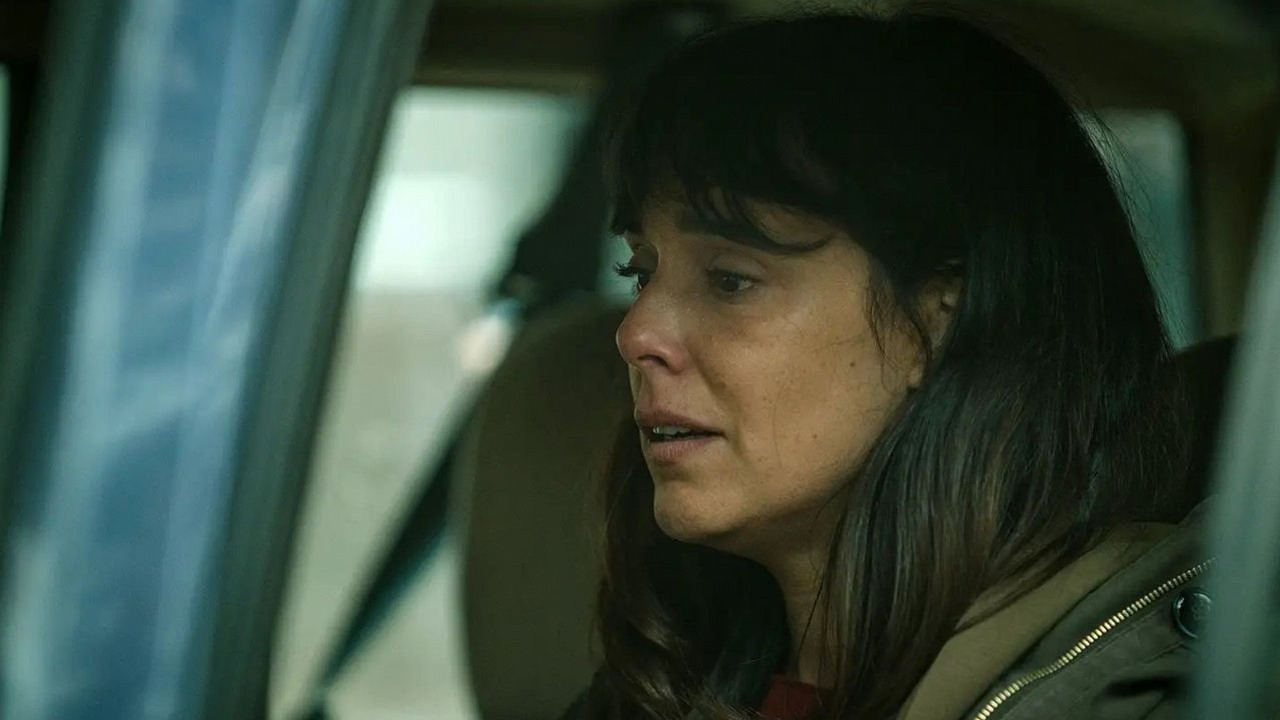 W ten weekend obejrzysz 3 thrillery: na Netflixie „mocną” nowość i powrót wielkiego szpiegowskiego hitu, na Prime Video ubiegłoroczne widowisko z gwiazdami, źródło grafiki: Zatrzymać pożar, David Victori, Netflix, 2026.