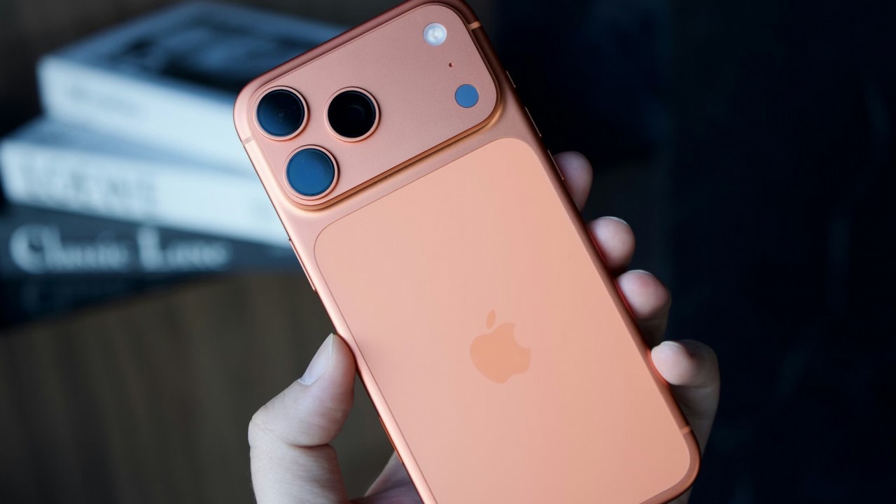 iPhone 17 Pro Max: Żaden telefon komórkowy nie jest tak często odsprzedawany w Stanach Zjednoczonych jak flagowy model Apple, źródło grafiki: Georgiy Lyamin; Unsplash.com; 2025.