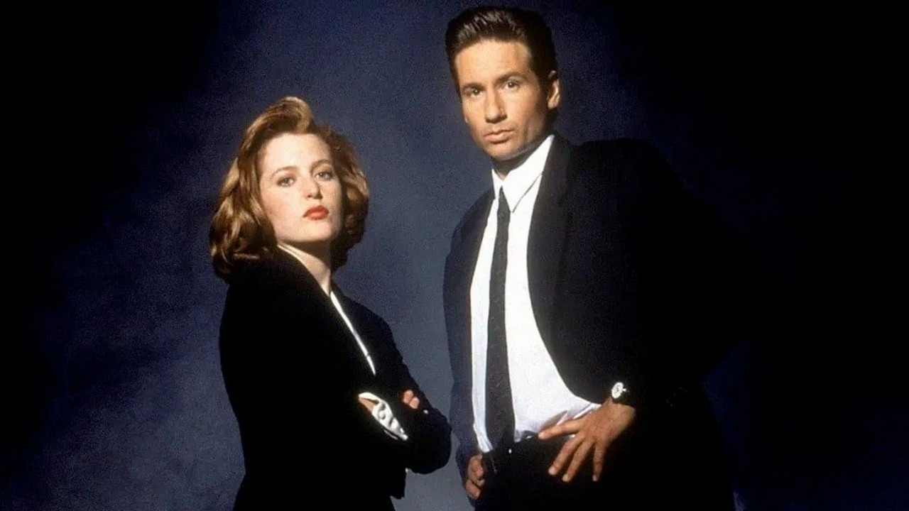 Nowe Z Archiwum X powstaje: pilotowy odcinek dostał zielone światło, znamy już gwiazdę rebootu kultowego sci-fi Chrisa Cartera, źródło grafiki: Z Archiwum X, Chris Carter, 20th Century Fox Television, 1993.