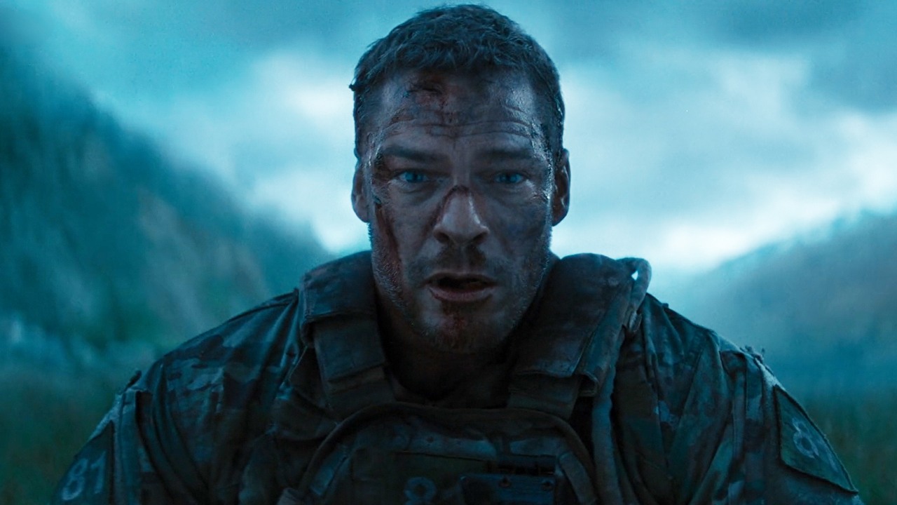 „Nigdy nie byłem tak zmęczony”. Alan Ritchson, gwiazda Reachera, wystawia się na próbę w nowym filmie akcji Netflixa, który obejrzymy za 6 dni, źródło grafiki: Maszyna do zabijania, Patrick Hughes, Netflix, 2026.