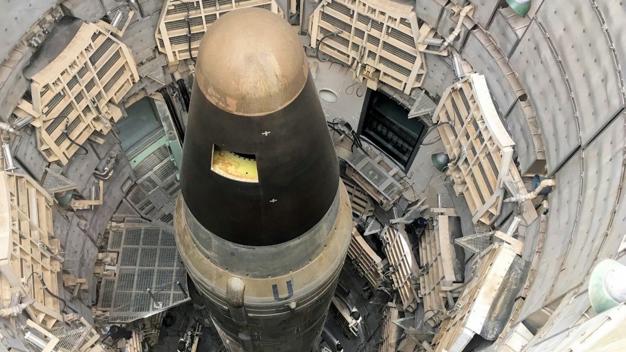 AI bez wahania sięga po broń nuklearną; w 95% przypadków ChatGPT nacisnął „czerwony guzik”, źródło grafiki: Stephen Cobb; Unsplash.com; 2024.