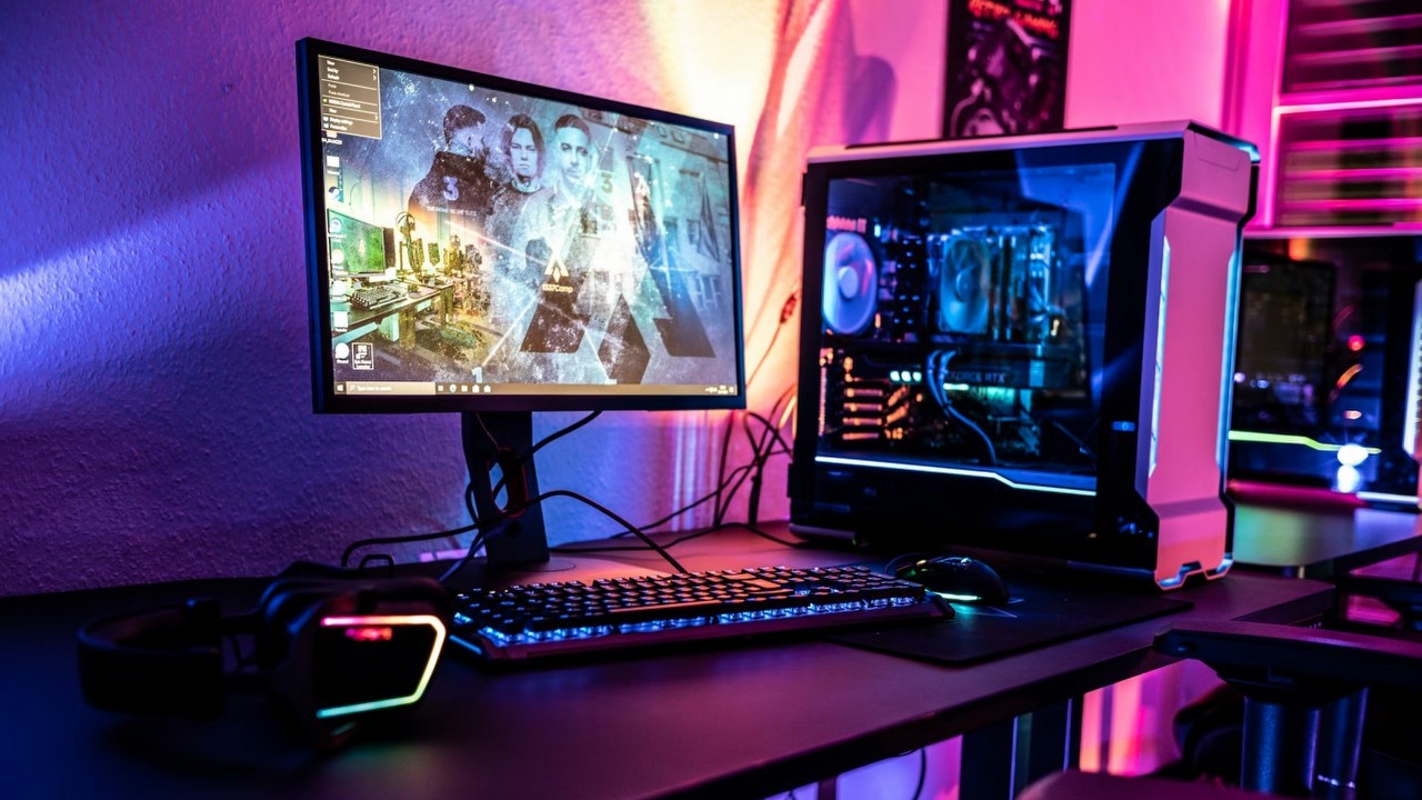 Koniec tanich PC do gier? Eksperci przewidują zniknięcie budżetowych komputerów do 2028 roku, źródło grafiki: ELLA DON; Unsplash.com; 2021.