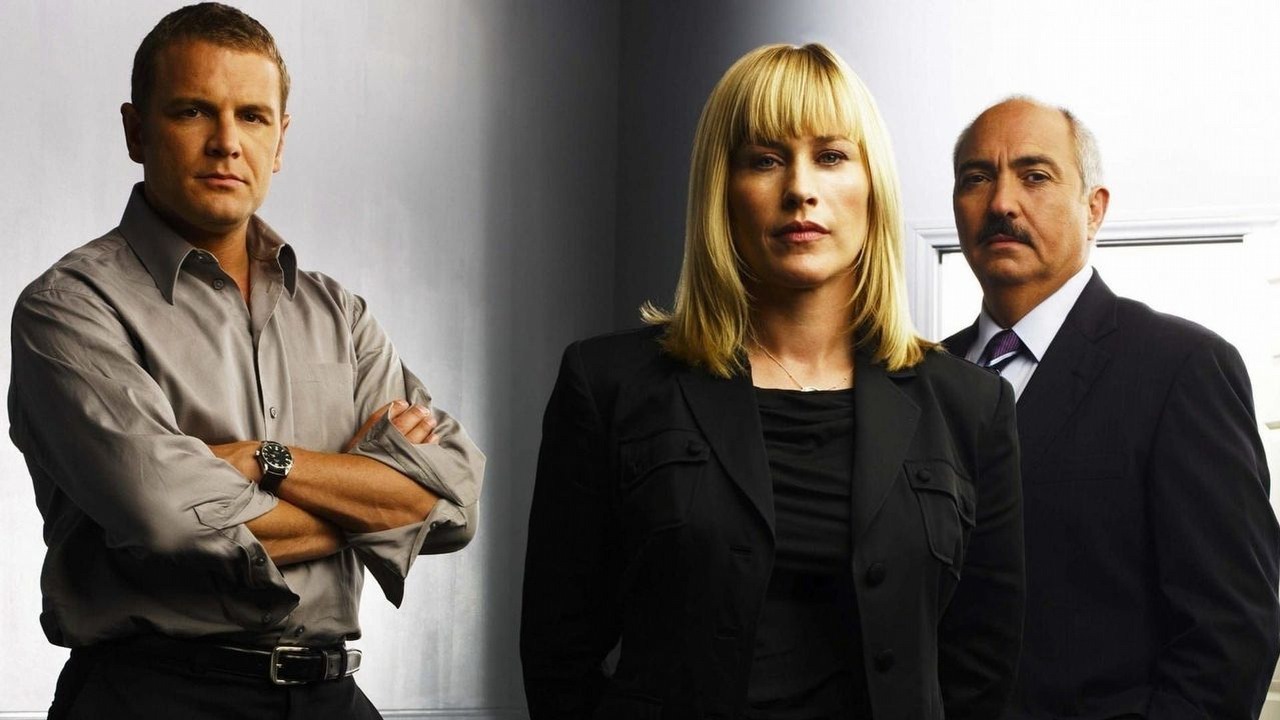 60 odcinków polecanych przez 82% widzów. Serial fantasy z Patricią Arquette po latach jest hitem Prime Video w Polsce, źródło grafiki: Medium, Glenn Gordon Caron, CBS Paramount Network Television, 2005.