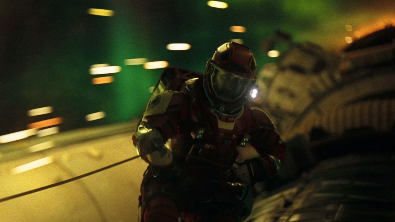 „Nie wykorzystano nawet jednego green screena”. Reżyser Projekt Hail Mary z dumą opowiedział o tym, że postawili na praktyczne efekty, źródło grafiki: Projekt Hail Mary, Phil Lord i Christopher Miller, Amazon MGM Studios, 2026.