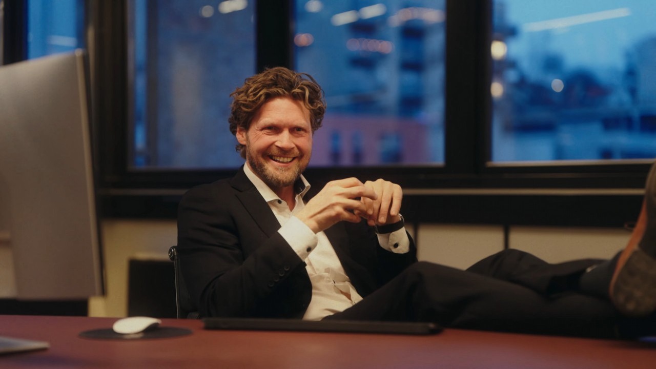 Kupujesz dziś, jutro działa gorzej. Norwegowie mówią otwarcie o celowym pogarszaniu produktów i gier, źródło grafiki: YouTube: Forbrukerrĺdet - Norwegian Consumer Council; 2026.