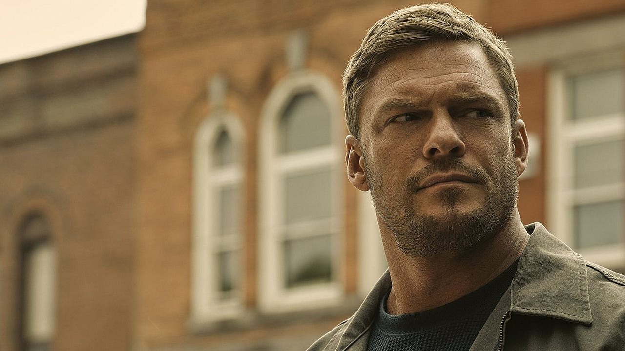 Alan Ritchson w końcu potwierdza, kiedy pojawi się 4. sezon Reachera: „Jest zdecydowanie najlepszy”, źródło grafiki: Reacher, Nick Santora, Prime Video, 2025.