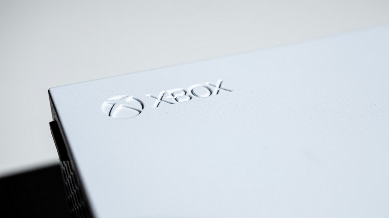 Gracze liczą, że dziś na prezentacji zobaczymy Project Helix. Xbox podgrzewa atmosferę przed GDC starymi dev kitami, źródło grafiki: Mika Baumeister; Unsplash.com; 2021.