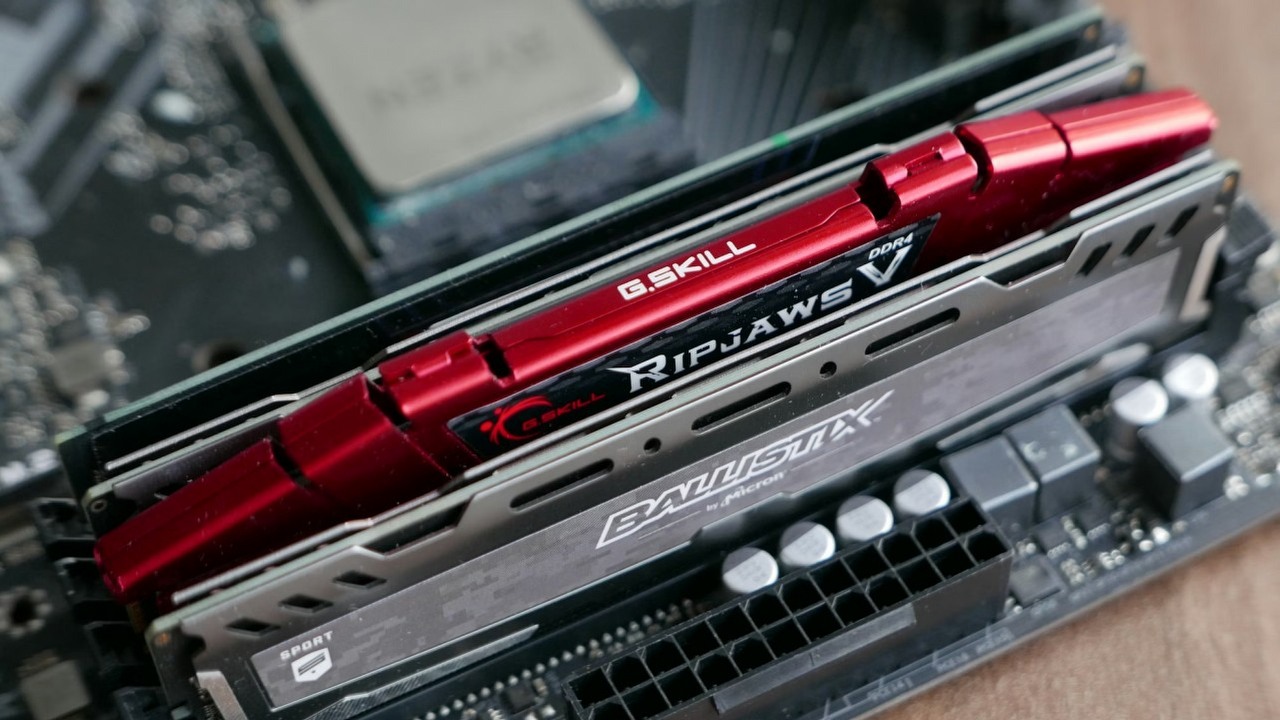 Nawet 180% drożej za RAM, a producenci nie są w stanie sprostać obecnemu popytowi, źródło grafiki: Rémy; Unsplash.com; 2022.