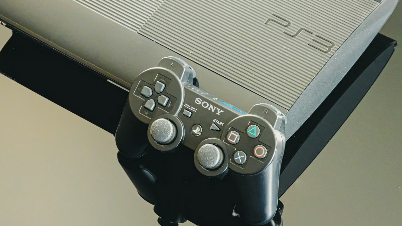 Można się poczuć staro; Xbox 360, PS3 zostały uznane za konsole retro, źródło grafiki: Nestor Mehanikov; Unsplash.com; 2025.