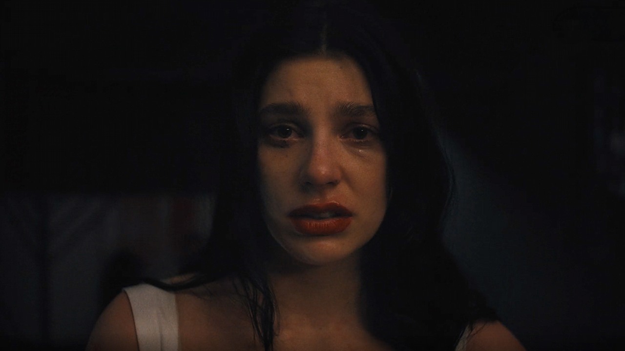 Za 4 dni na Netflixa trafi horror od twórców Stranger Things. Internauci wytykają wtórność, źródło grafiki: Tu zdarzy się coś strasznego, Haley Z. Boston, Netflix, 2026.