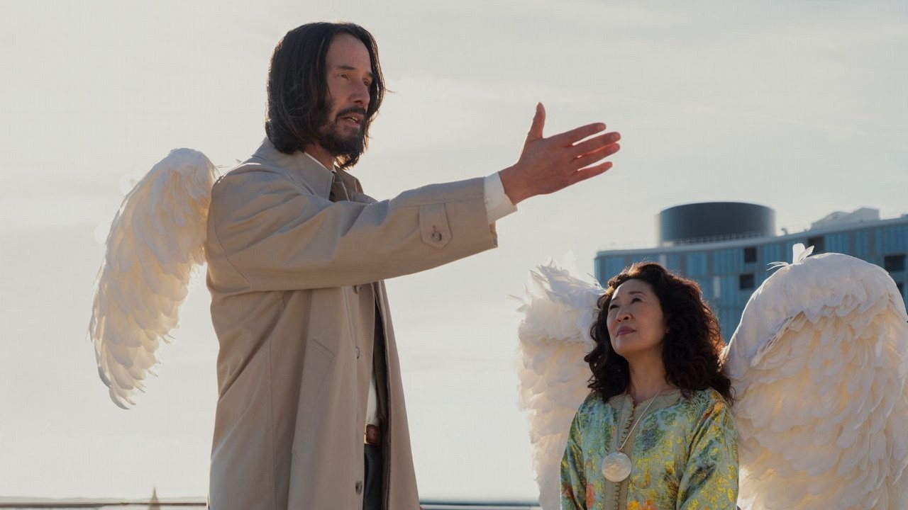 Od dziś obejrzysz na Prime Video lekką komedię fantasy z Keanu Reevesem. Polecany przez 80% widzów film idealny na weekendowy seans, źródło grafiki: Anioł stróż, Aziz Ansari, Lionsgate, 2025.