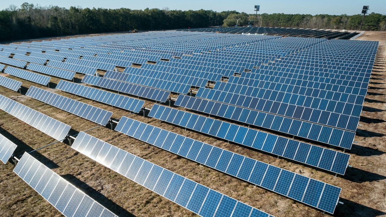 Największa farma fotowoltaiczna w Europie powstanie w Polsce i zostawi Niemców daleko w tyle, źródło grafiki: American Public Power Association; Unsplash.com; 2017.