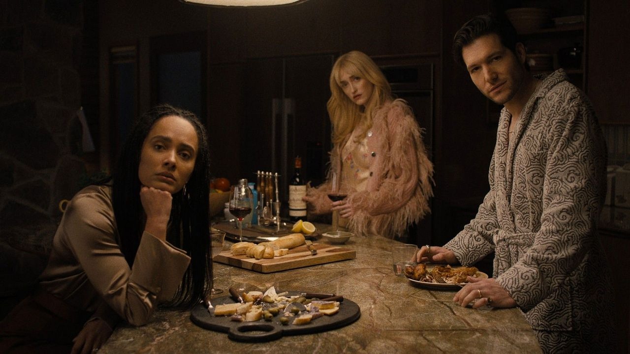 Ma tylko 6 odcinków i jest nowym numerem 1 Netflixa. To polecany przez 86% krytyków pełen napięcia thriller i horror psychologiczny twórców Stranger Things, źródło grafiki: Something Very Bad Is Going to Happen, Haley Z. Boston, Netflix, 2026.